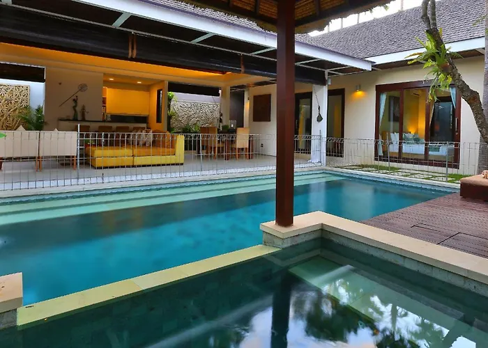 Chandra Bali Villas